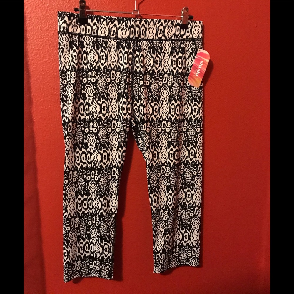 NWT Yoga Leggings